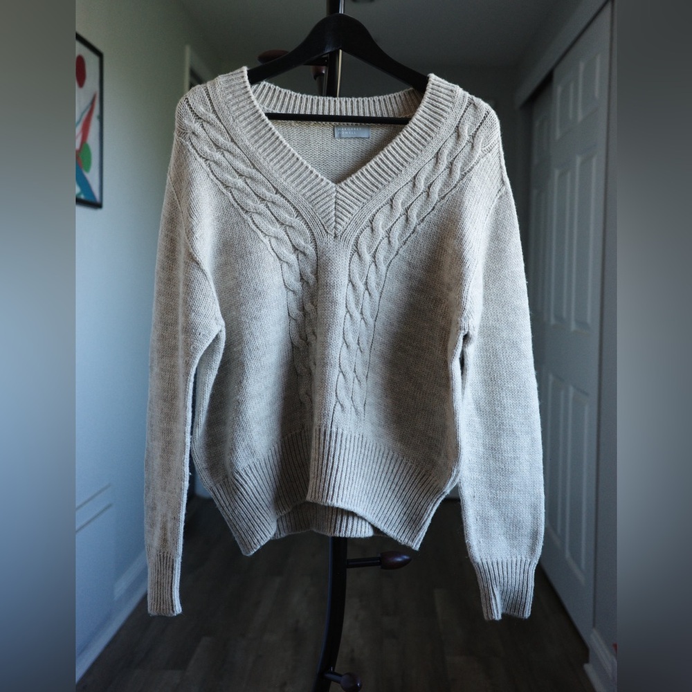 Elegant V-Neck Cable Knit Sweater - Beige